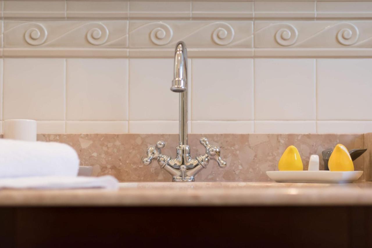 Duomo Seaside Deluxe Apartment By Ortigia Apartments Syracuse Esterno foto
