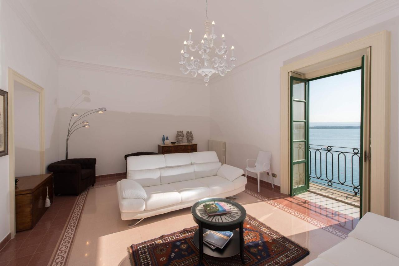 Duomo Seaside Deluxe Apartment By Ortigia Apartments Syracuse Esterno foto