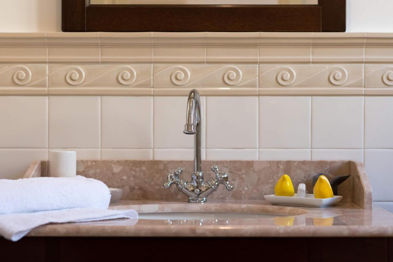 Duomo Seaside Deluxe Apartment By Ortigia Apartments Syracuse Esterno foto