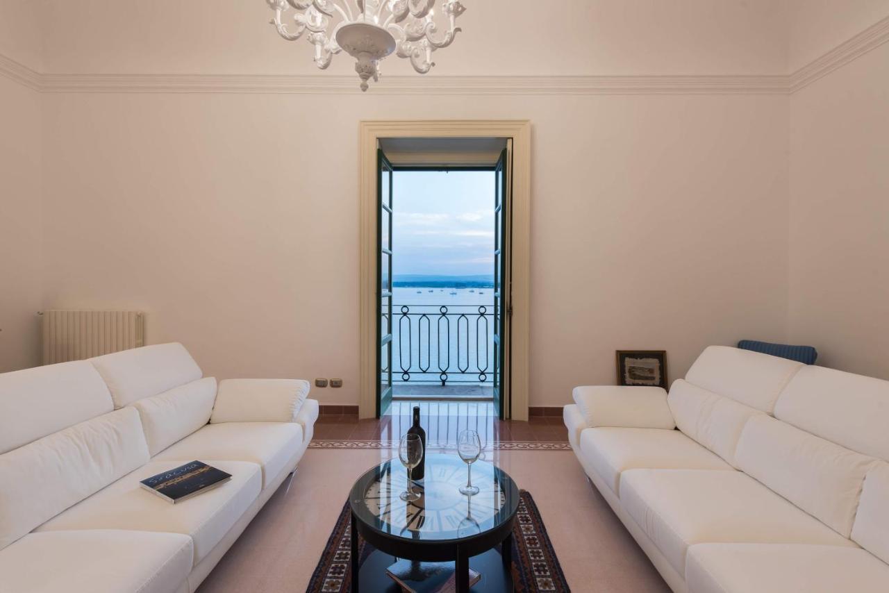 Duomo Seaside Deluxe Apartment By Ortigia Apartments Syracuse Esterno foto