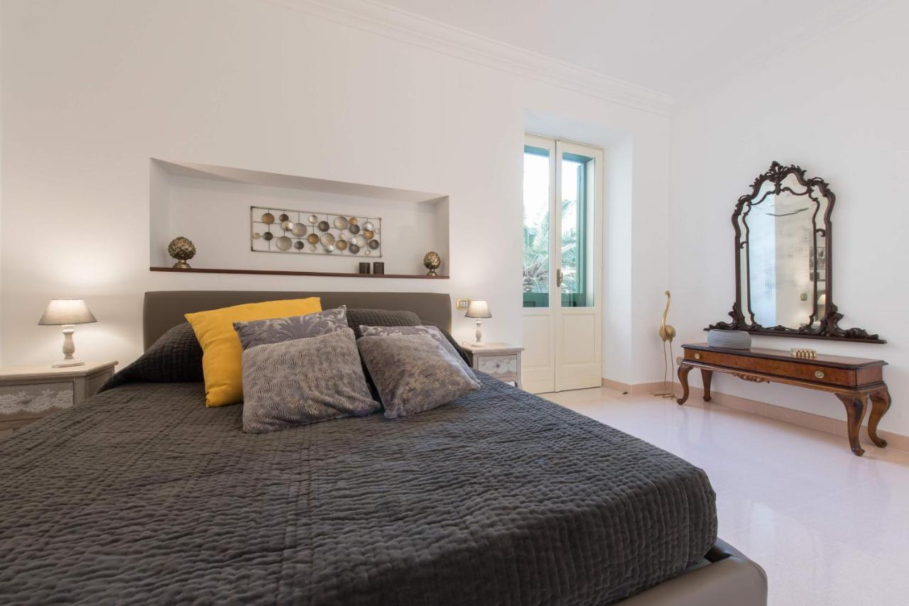 Duomo Seaside Deluxe Apartment By Ortigia Apartments Syracuse Esterno foto