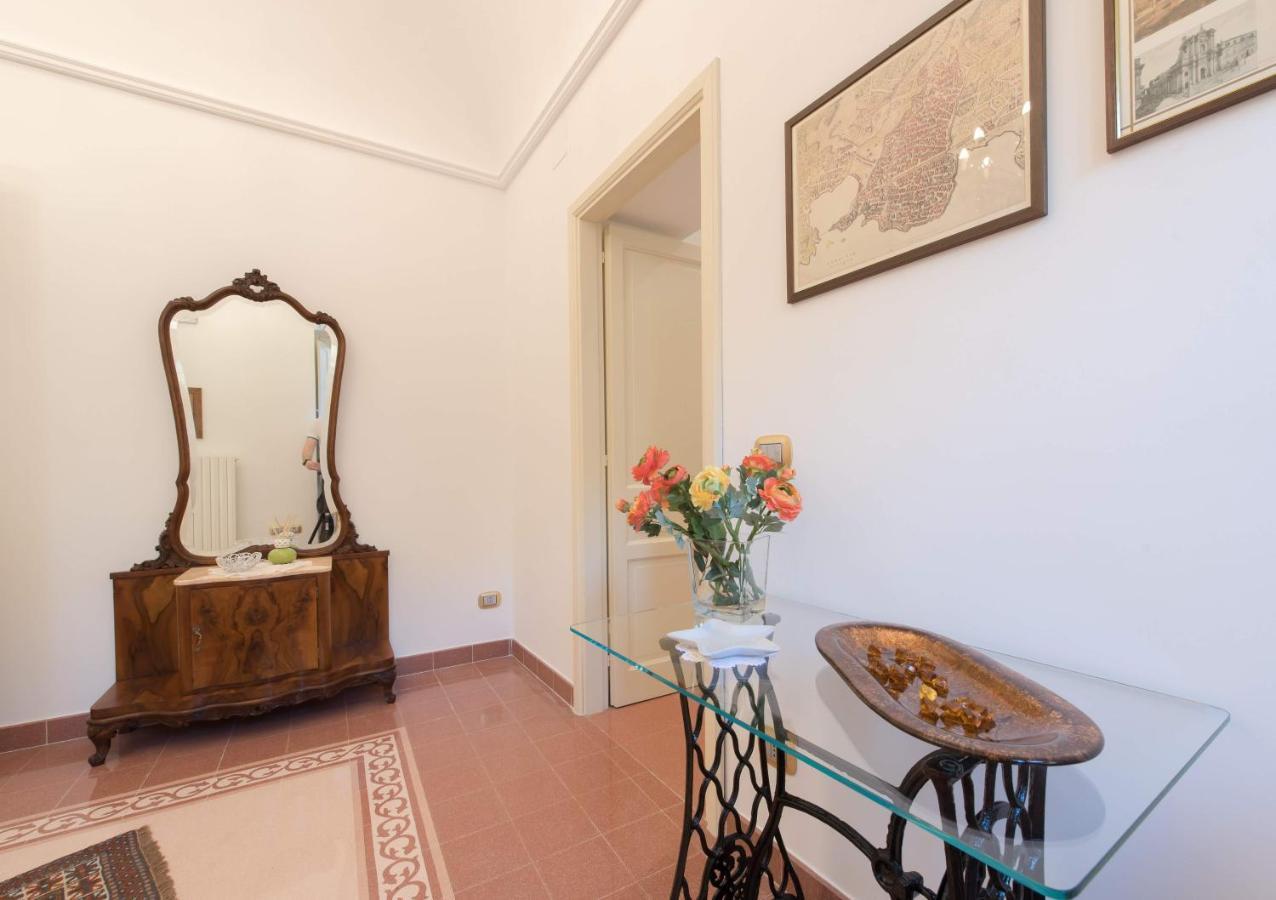 Duomo Seaside Deluxe Apartment By Ortigia Apartments Syracuse Esterno foto