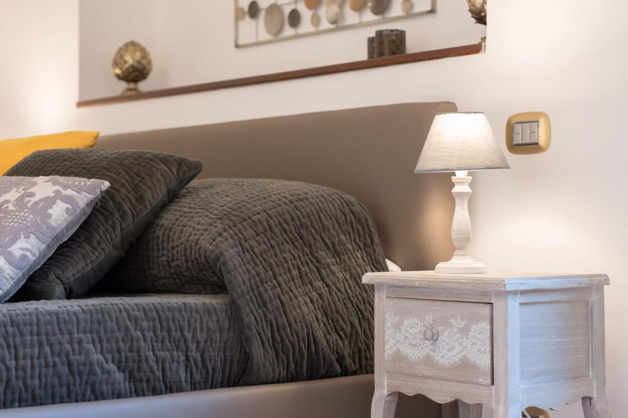 Duomo Seaside Deluxe Apartment By Ortigia Apartments Syracuse Esterno foto
