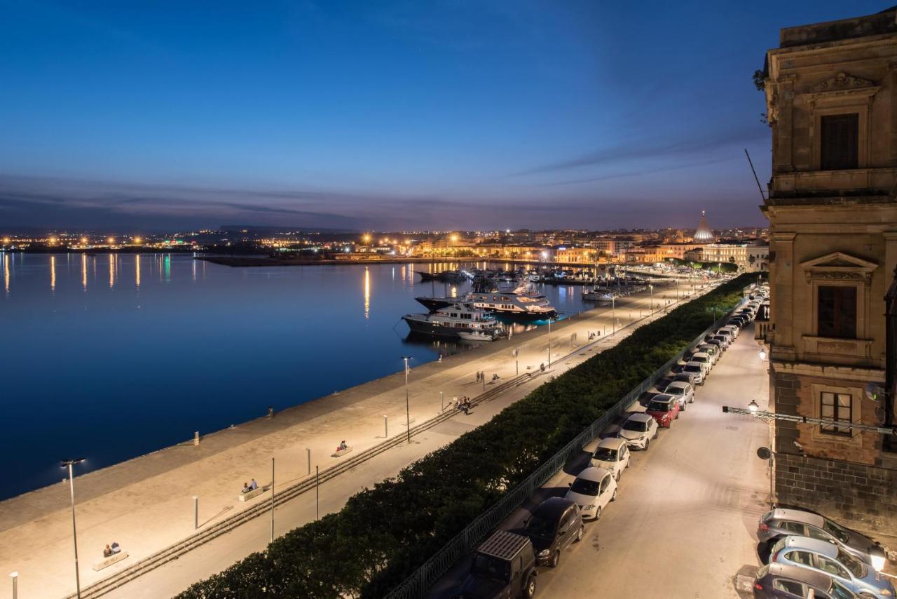 Duomo Seaside Deluxe Apartment By Ortigia Apartments Syracuse Esterno foto